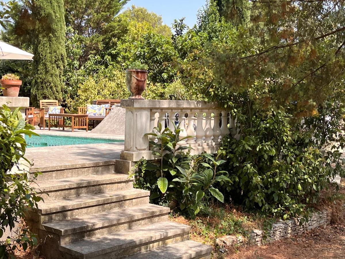 Maisonnette Independante Avec Jardin/Patio Nimes Bagian luar foto